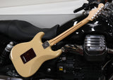 Fender Electric Guitar Stratocaster USA Buddy Guy Signature Honey Blonde Jg. 2006 inkl. Koffer, Occasion in perfektem Zustand