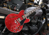 Gibson Electric Guitar ES-335 Figured Sixties Cherry inklusive Koffer