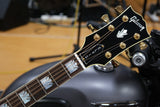 Gibson Acoustic Guitar Elvis SJ-200 in Schwarz inkl. Koffer und L.R. Baggs Pickup