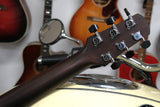 Walden G3033RCE mit Fishman Tonabnehmersystem und eingebautem Stimmgerät, inkl. Gigbag