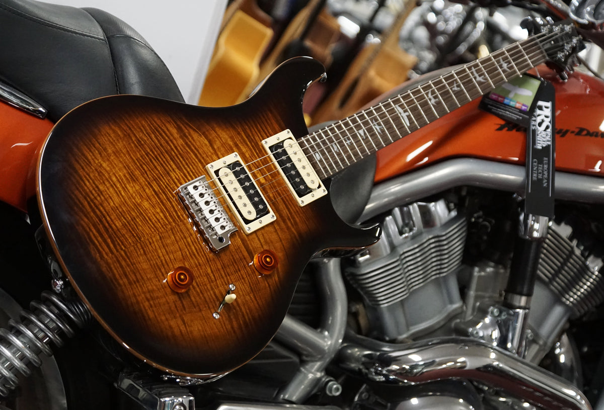 PRS Paul Reed Smith SE Custom 24 Black Gold Burst inklusive