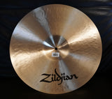 Zildjian K Dark Crash Thin 18-Zoll, fabrikneu und ungespielt, chefs