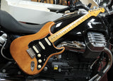 Fender American Professional II Stratocaster® HSS MN RST Pine / Maple Fingerboard, Roasted Pine inklusive Deluxe Molded Case