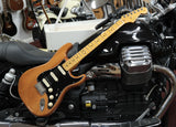 Fender American Professional II Stratocaster® HSS MN RST Pine / Maple Fingerboard, Roasted Pine inklusive Deluxe Molded Case