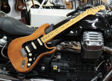 Fender American Professional II Stratocaster® HSS MN RST Pine / Maple Fingerboard, Roasted Pine inklusive Deluxe Molded Case