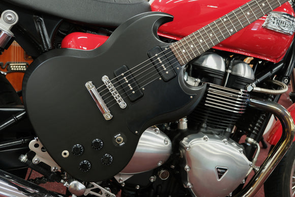 Gibson Electric Guitar SG Special P-90 Worn Ebony Satin 60s Tribute inklusive Original-Gigbag