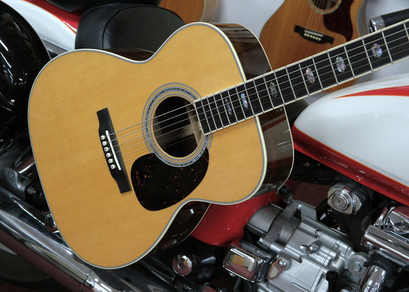 Martin Acoustic Guitar J-40 inkl. Hardschalenkoffer