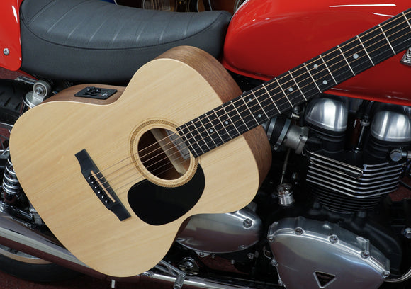 Sigma Acoustic Guitar 000ME mit Sigma Tonabnehmersystem, inklusive Gigbag
