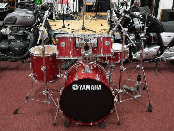 Yamaha Drumset Stage Custom in Bordeaux Red Transparent, Birch Shells (Birkenholzkessel), inkl. Hardwaresatz - Occasion
