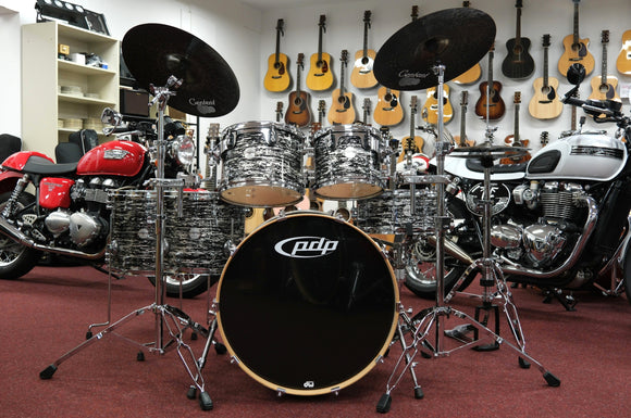 pdp by dw Drumset, Platinum Series, Black Oyster Sparkle, All Maple Shell, inkl. Hardware und Centent Dark Star Cymbals