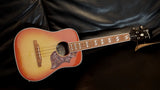 Epiphone by Gibson Tenor Ukulele Hummingbird Cherry Sunburst mit Pickup und Bag