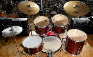 Pearl Drumset Forum Line in Red metallic inklusive Zildjian Planet Z Cymbalsatz - Occasion